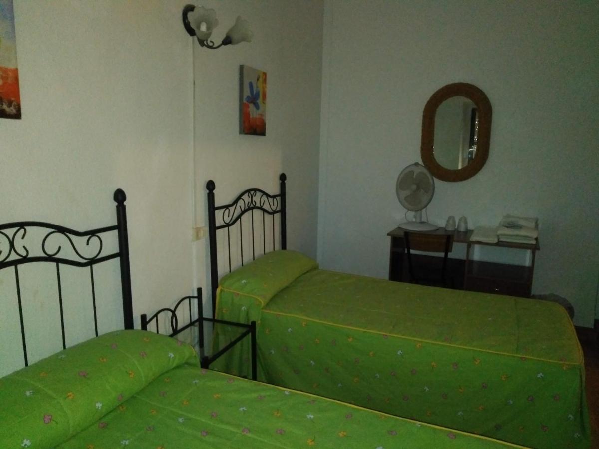 Pension Carretero Caces 외부 사진