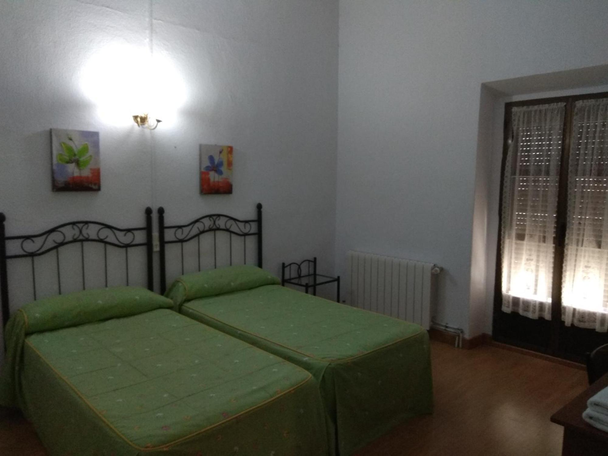 Pension Carretero Caces 외부 사진